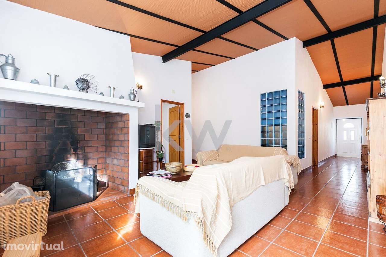 Típica Casa Alentejana no centro de Vaiamonte (Monforte) - Grande imagem: 4/38