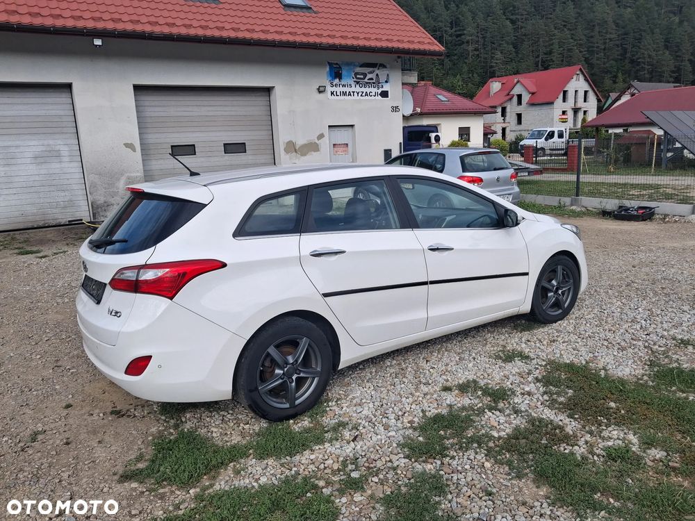 Hyundai i30 i30cw blue 1.6 CRDi Trend - 4