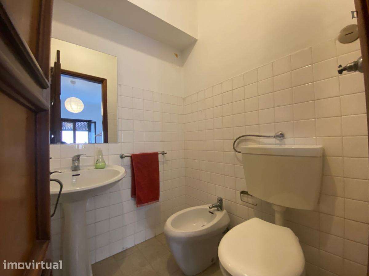 Quarto - localizado em Entrecampos Lisbon - Grande imagem: 4/21
