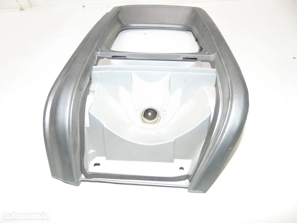 Mazda 2200 aro farol - 2