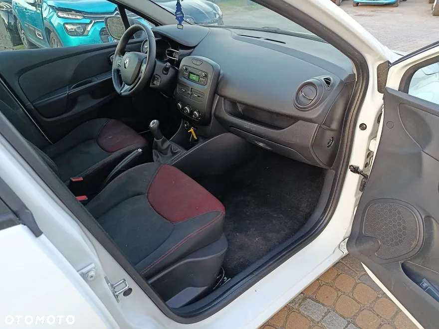 Renault Clio - 10