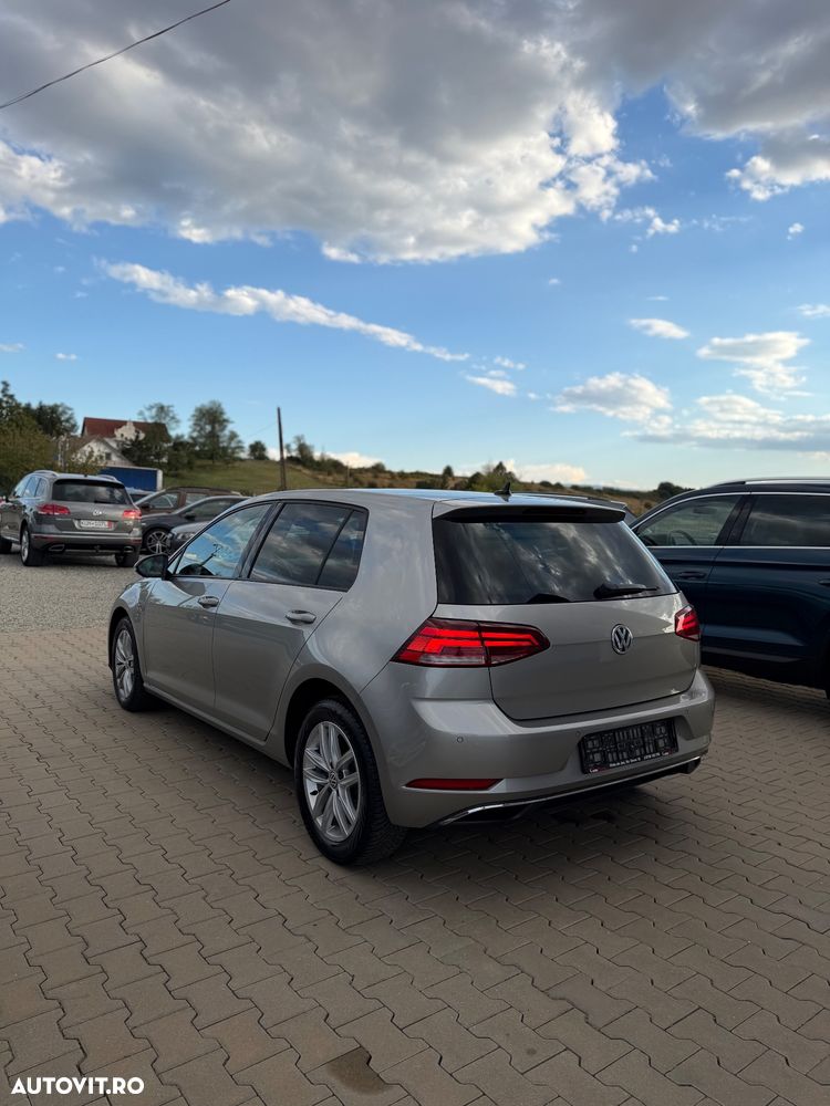 Volkswagen Golf - 3