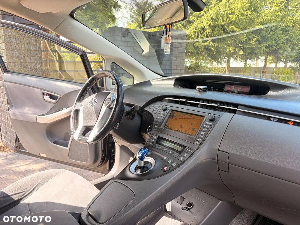 Toyota Prius 1.8 HSD Prestige - 22