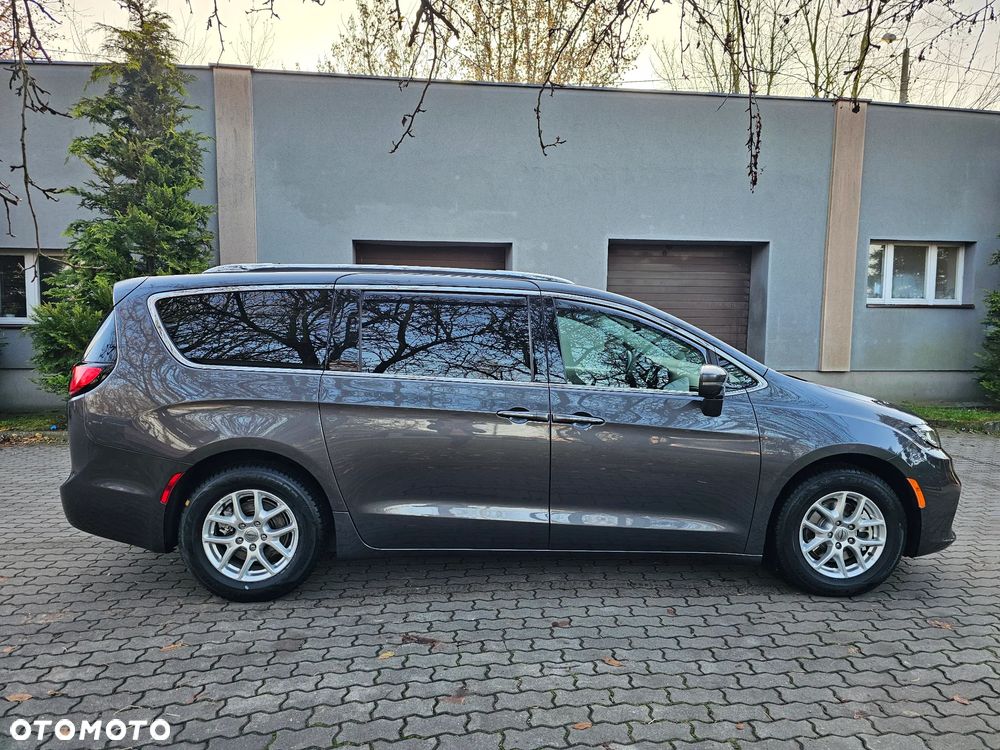 Chrysler Pacifica - 8