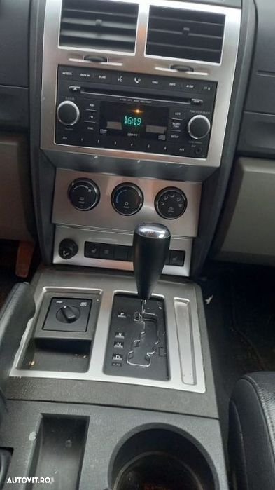 Dezmembrări Dodge Nitro 2.8 CRDi 4X4 an 2007 177cp - 6