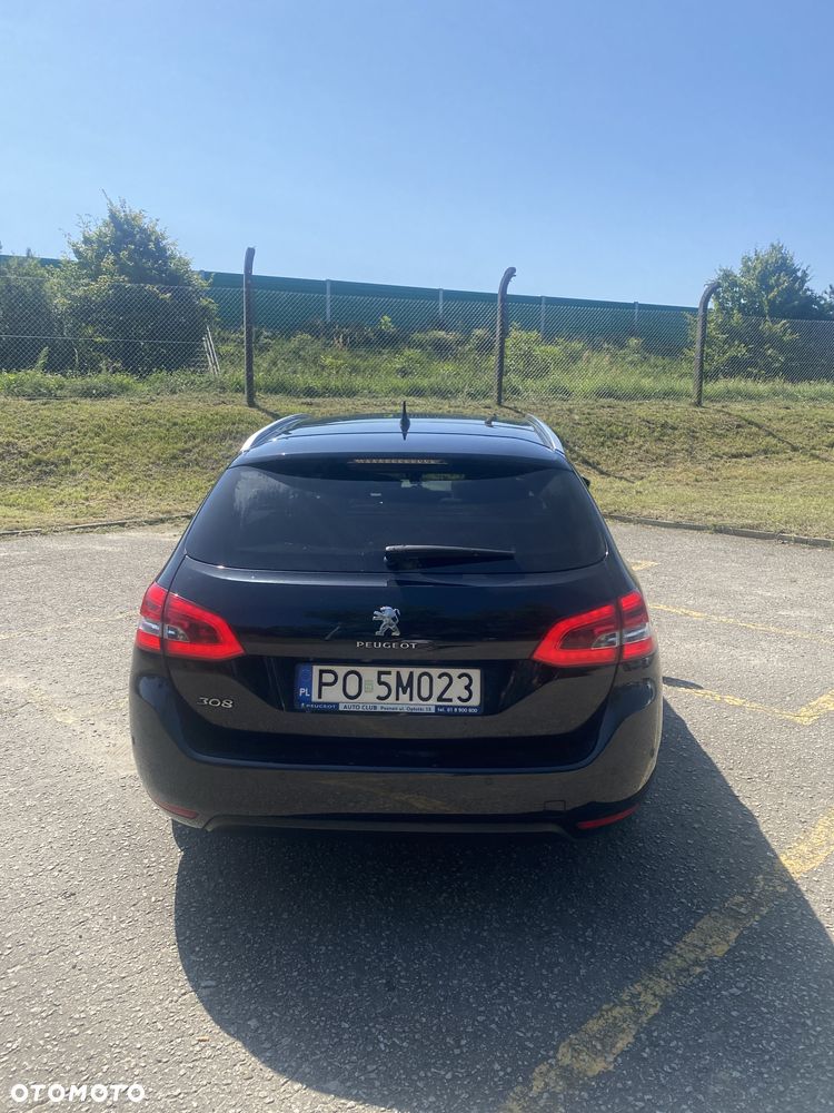 Peugeot 308 SW 1.2 PureTech Allure S&S - 8