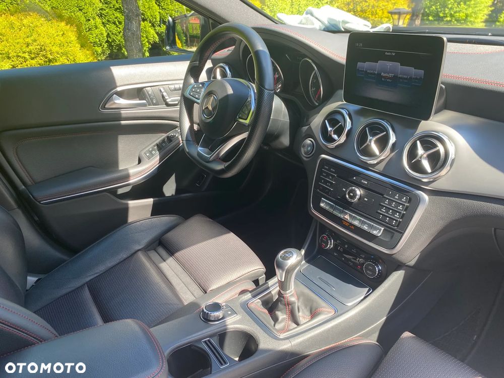 Mercedes-Benz GLA 200 AMG Line - 29