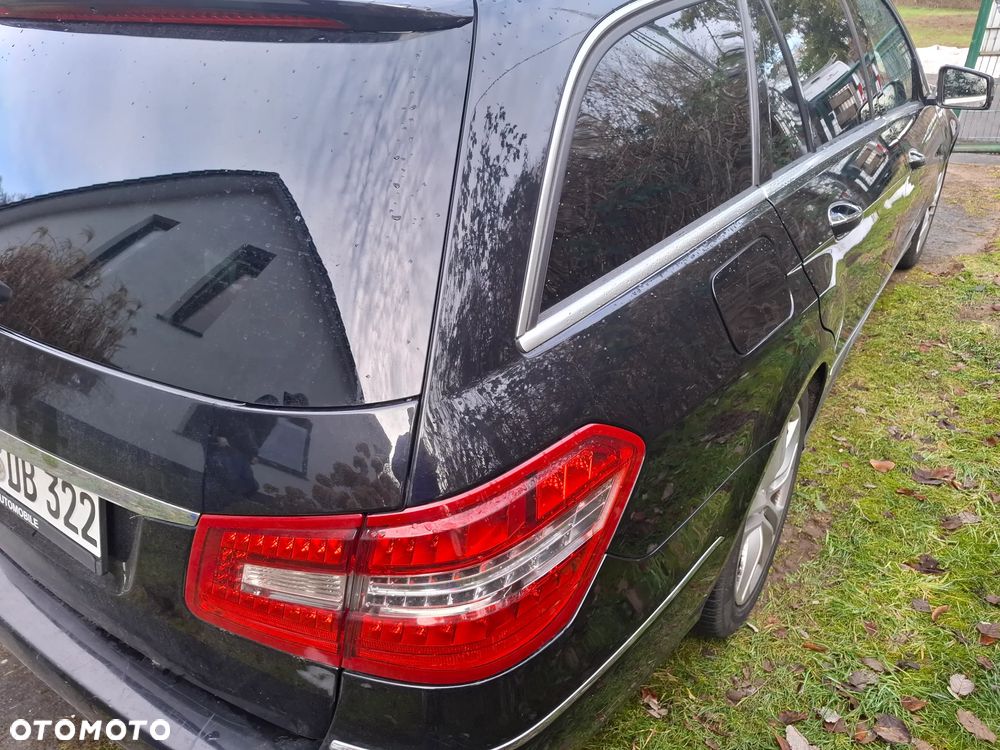 Mercedes-Benz Klasa E 220 CDI DPF BlueEFFICIENCY Automatik Avantgarde - 3