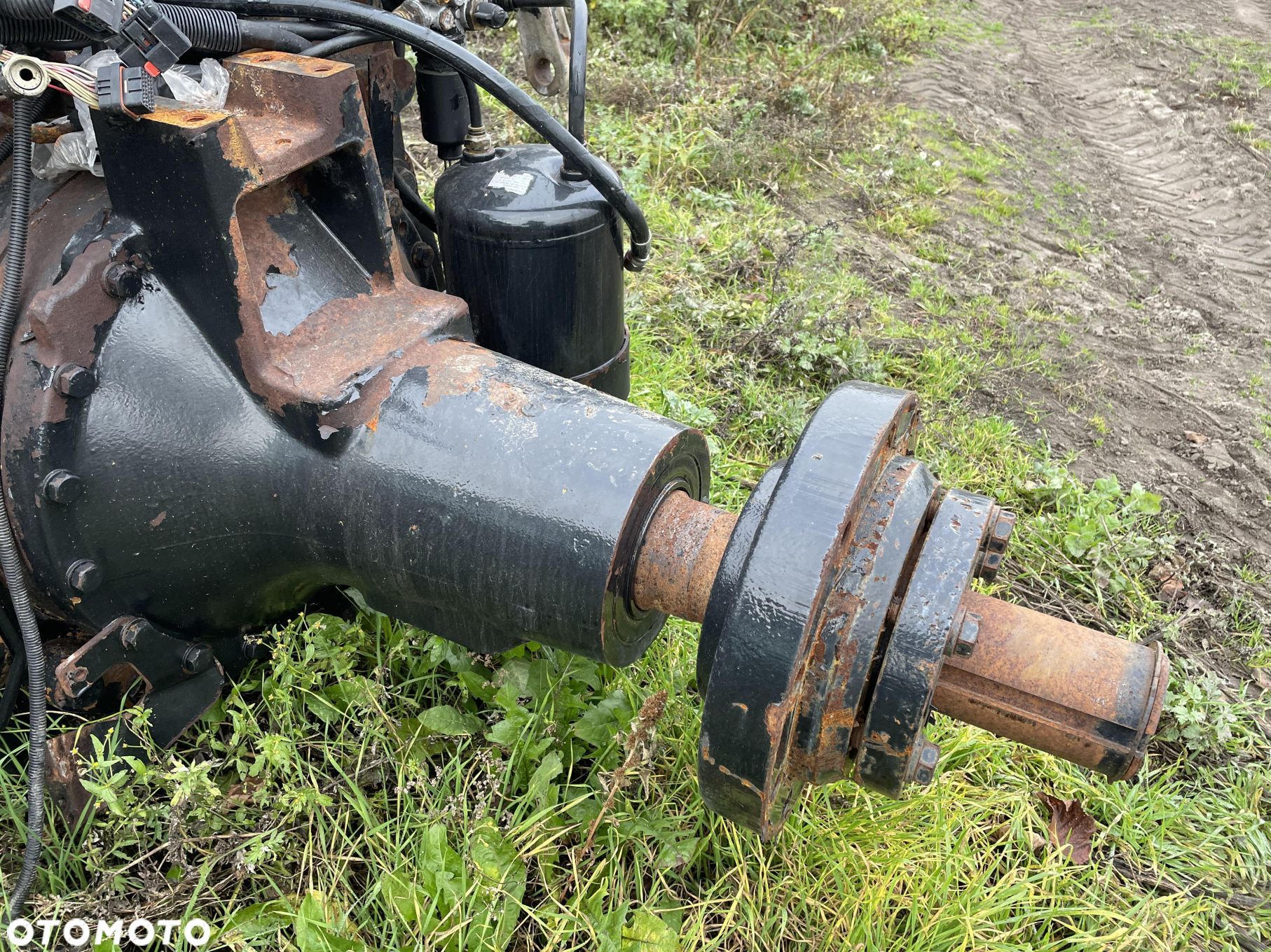 New Holland T8040 Case Magnum 310 - części - obudowa osi 87367552 - 1