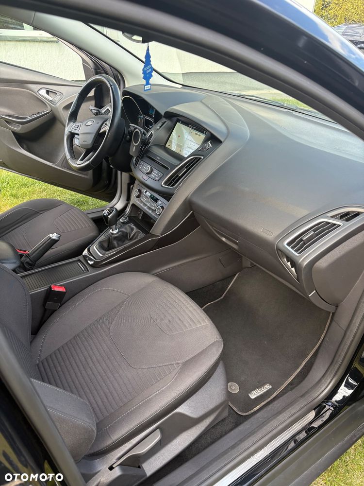Ford Focus 1.5 EcoBoost Titanium ASS - 6