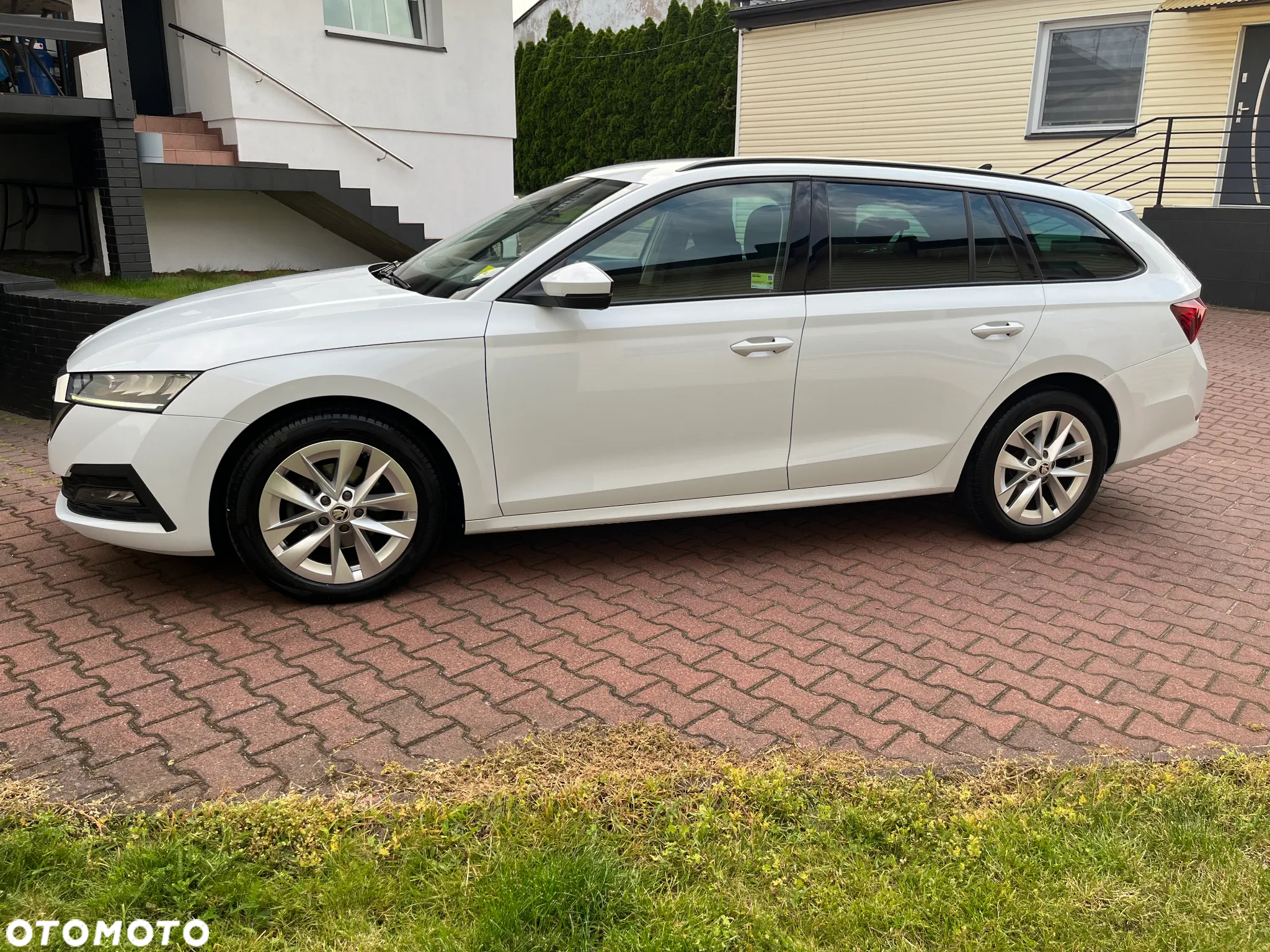 Skoda Octavia 2.0 TDI Ambition DSG - 5