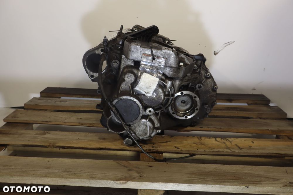 SKRZYNIA BIEGÓW 6 BIEGOWA VOLKSWAGEN PASSAT B6 2.0TDI KDS - 2