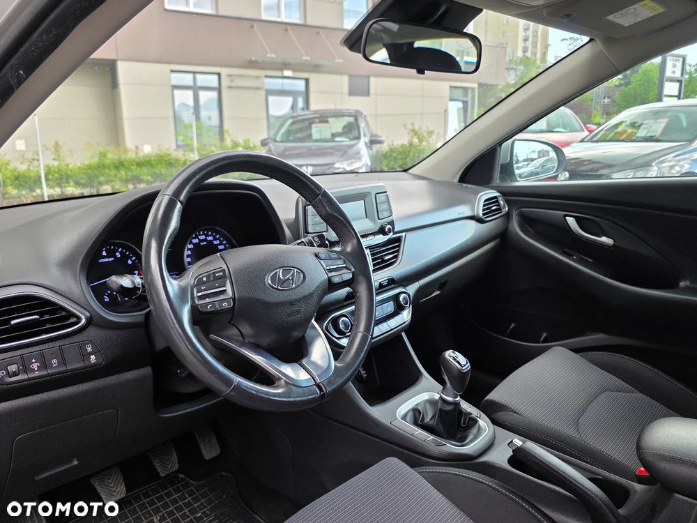 Hyundai i30 1.5 DPI Classic + - 7