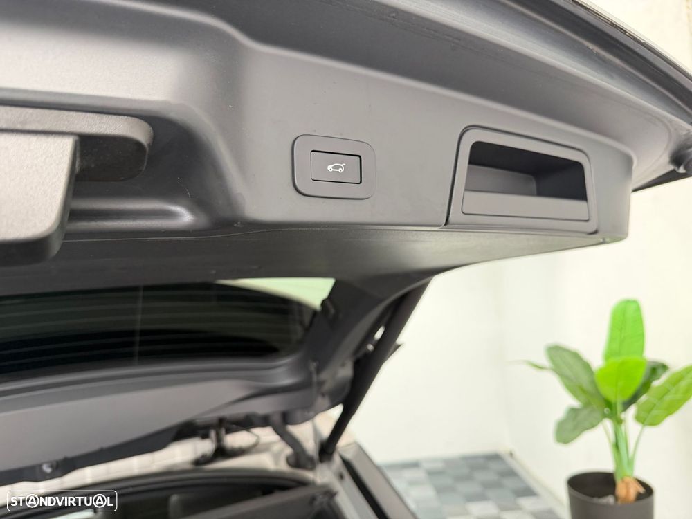 Land Rover Range Rover Evoque P300e R-Dynamic HSE - 23