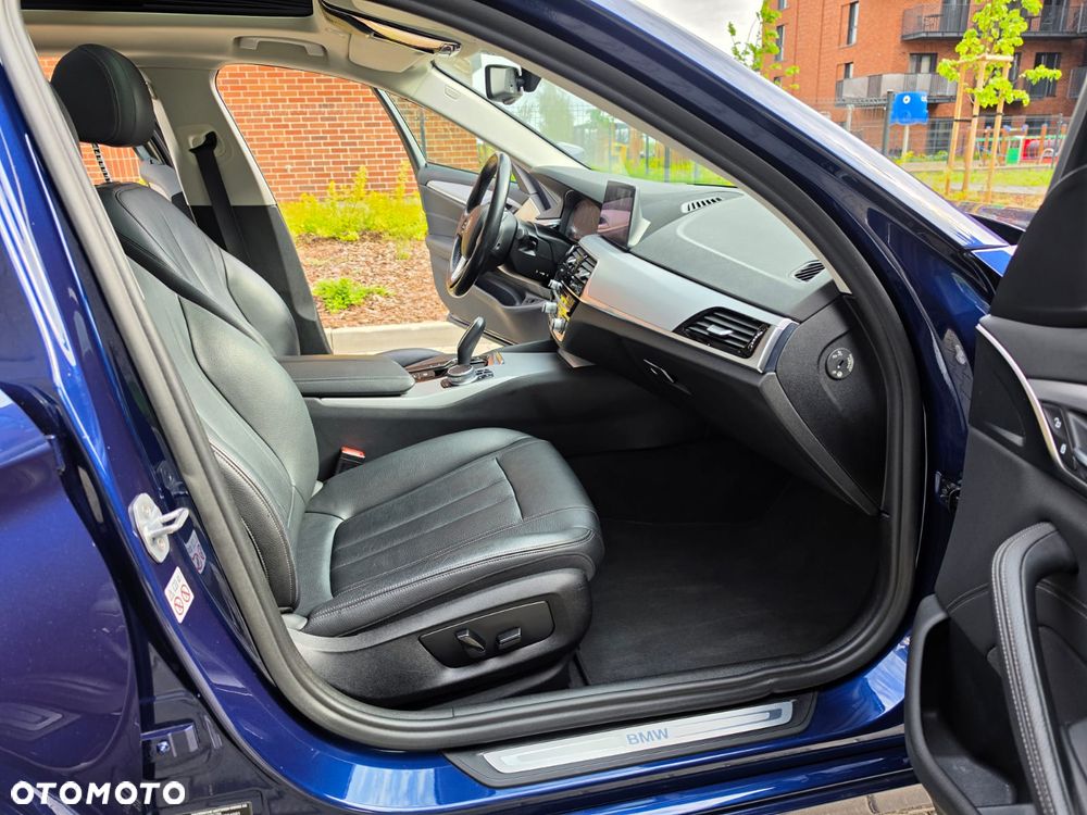 BMW Seria 5 530d Sport Line - 19