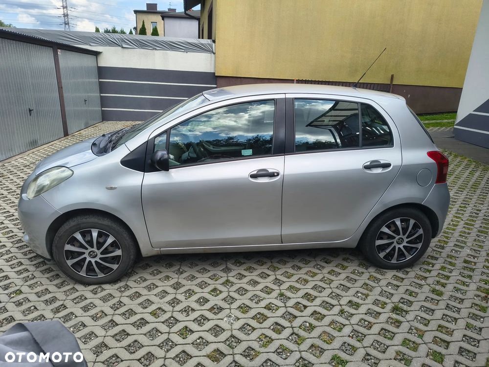 Toyota Yaris 1.0 Luna A/C - 1
