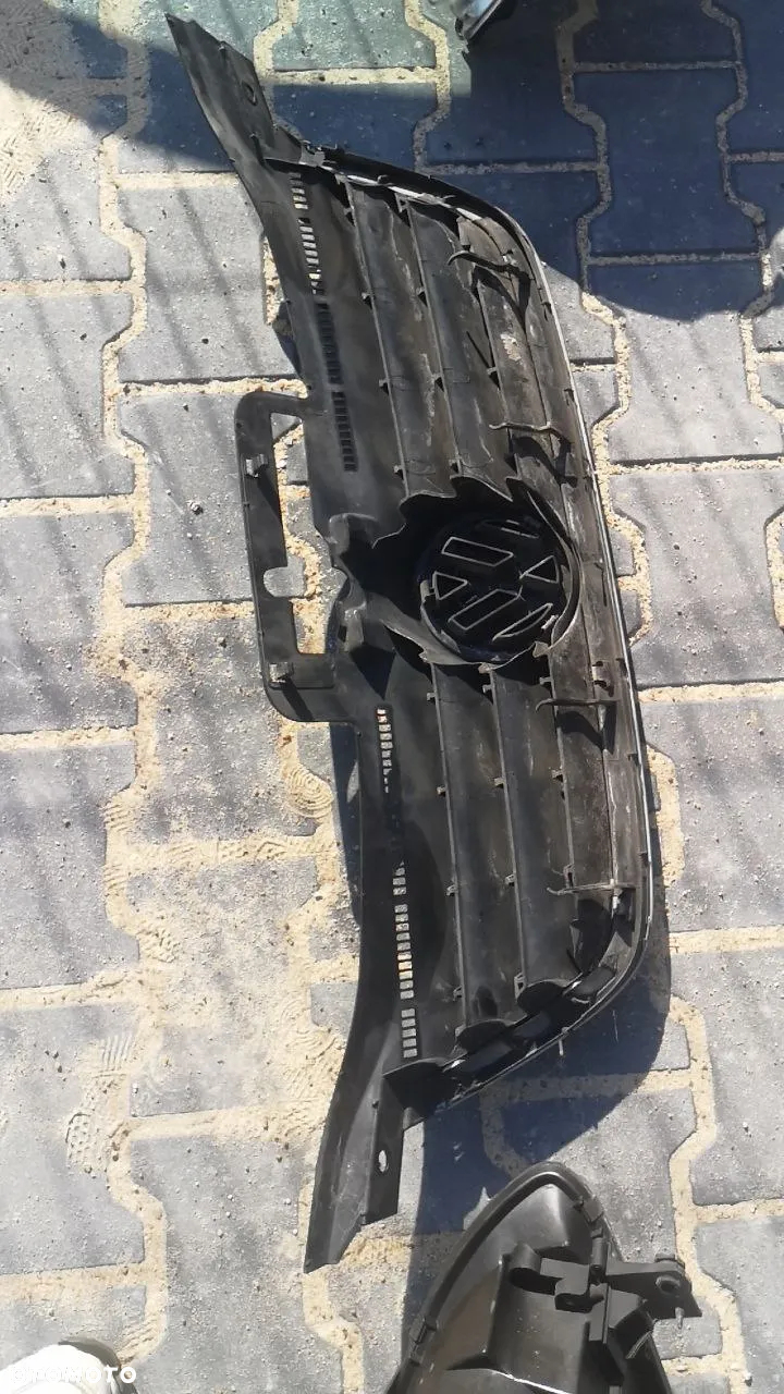 VOLKSWAGEN TOURAN I PRZED LIFT ZDERZAK / REFLEKTORY / ATRAPA KOD LAKIERU: LB5N - 9