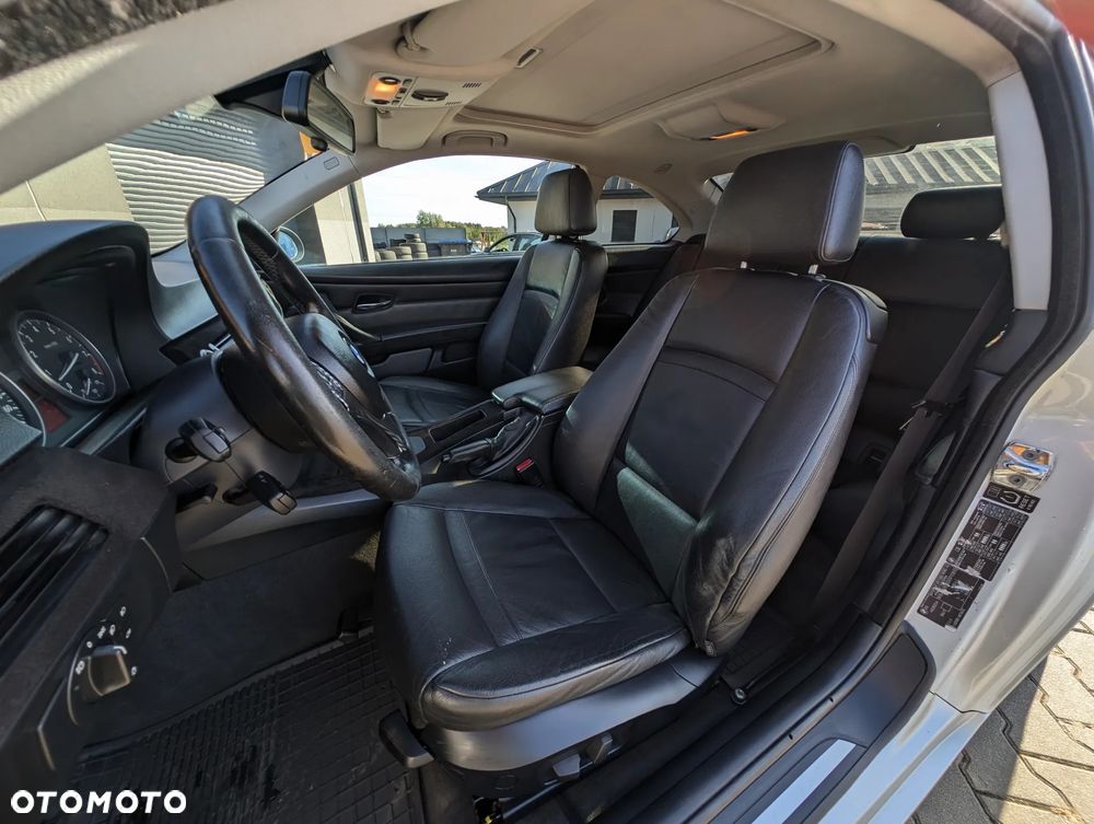 BMW Seria 3 325i - 29