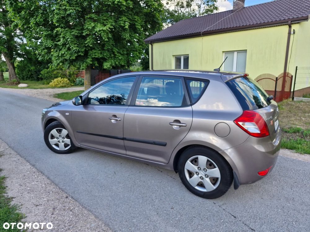Kia Ceed 1.6 Crdi L Euro2012 - 6