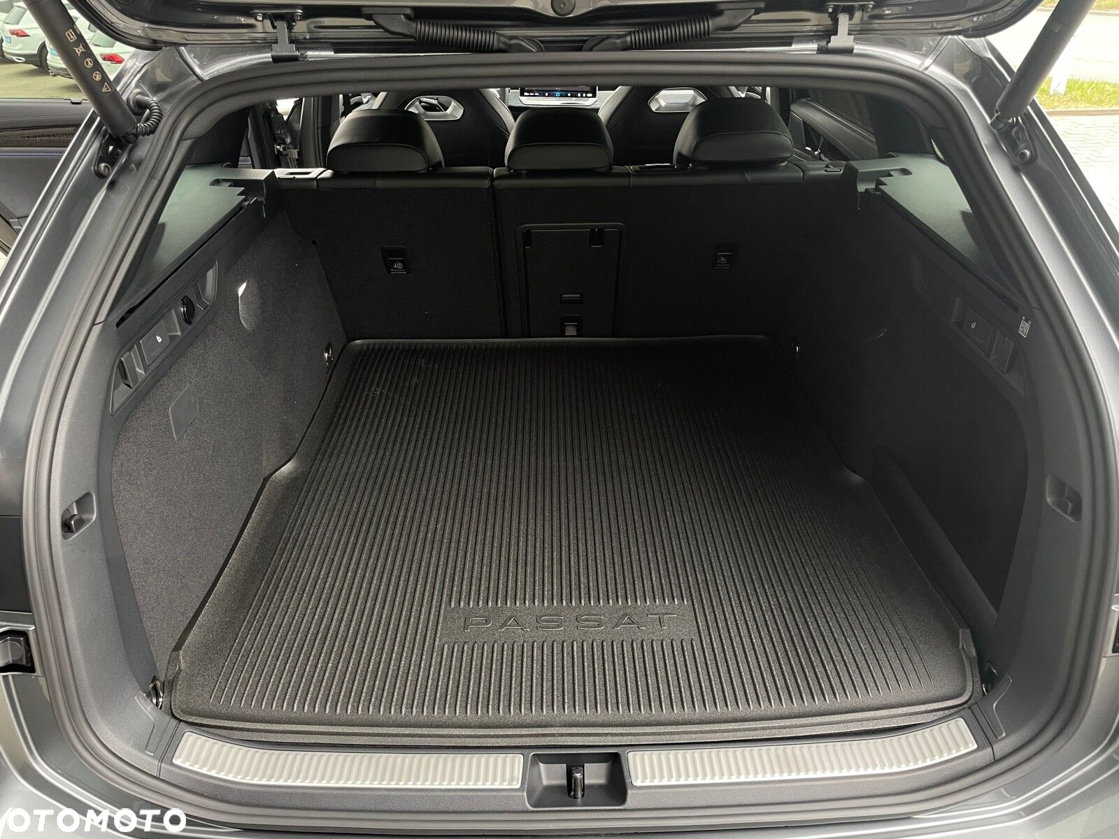 Volkswagen Passat - 31