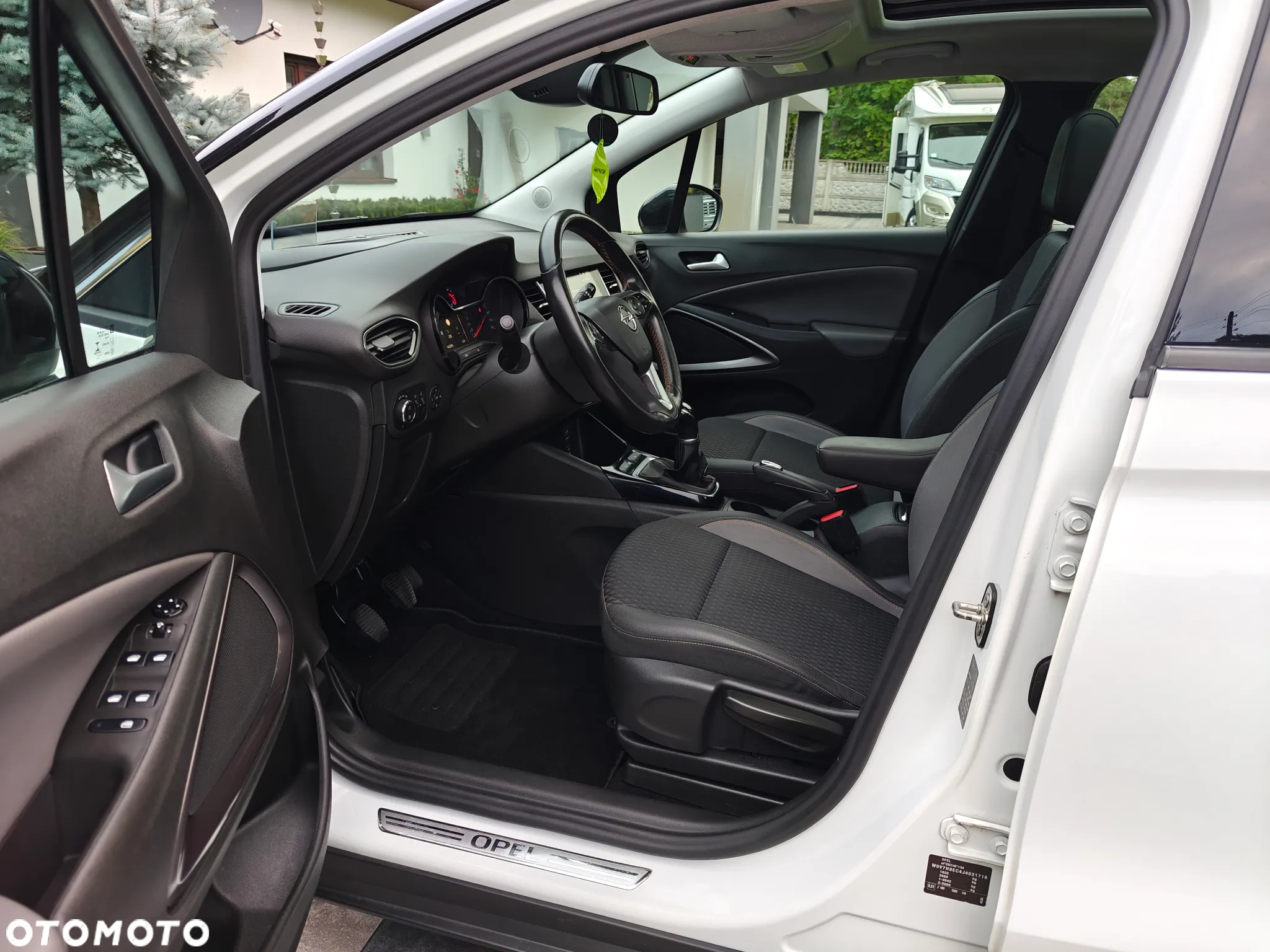 Opel Crossland X - 10