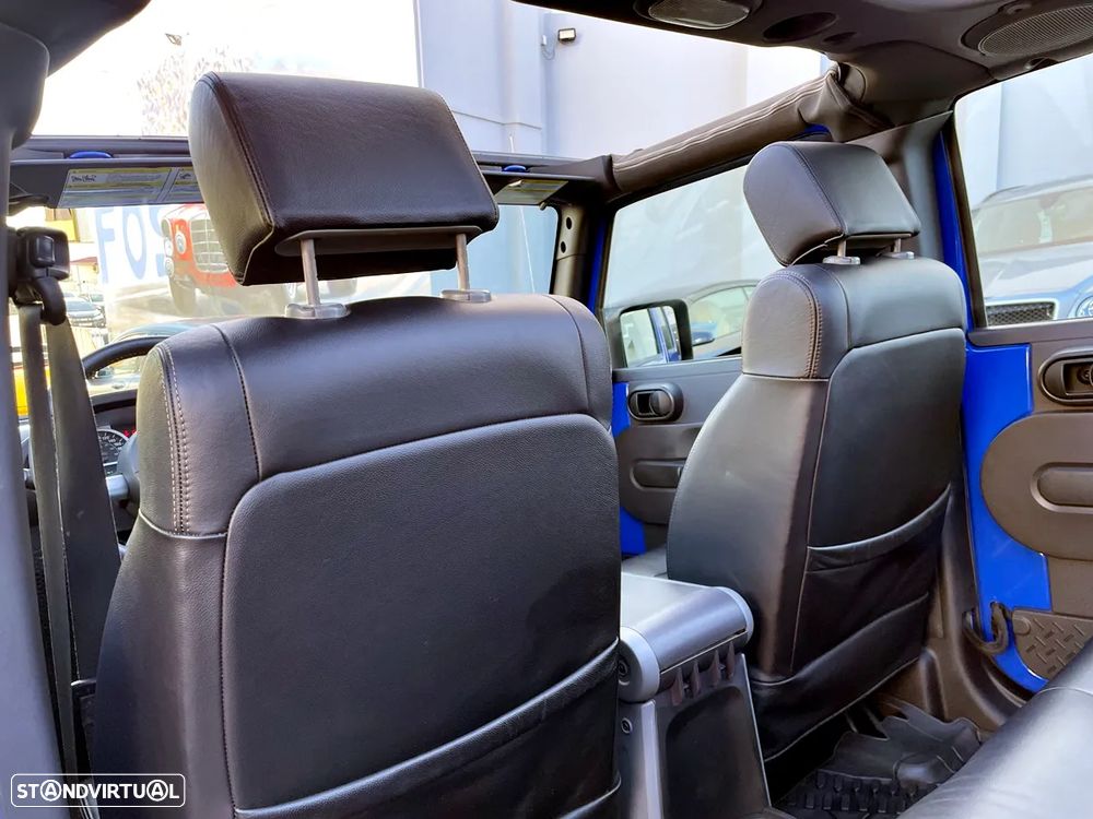 Jeep Wrangler 2.8 CRD ATX Sport - 28