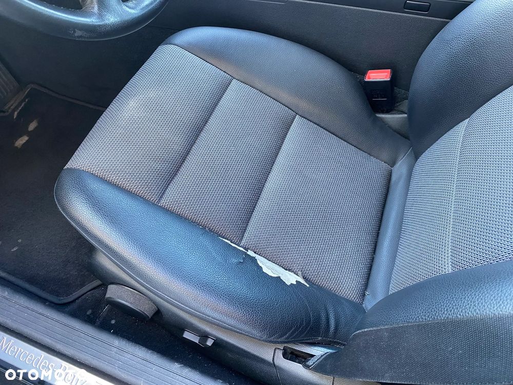 Mercedes-Benz Klasa C 180 CGI BlueEFFICIENCY Avantgarde - 12