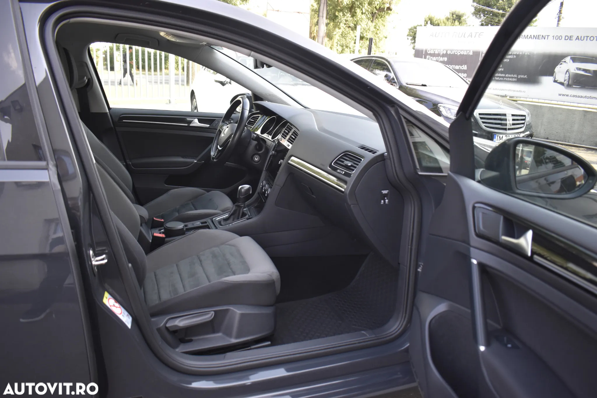 Volkswagen Golf 2.0 TDI DSG Highline - 39
