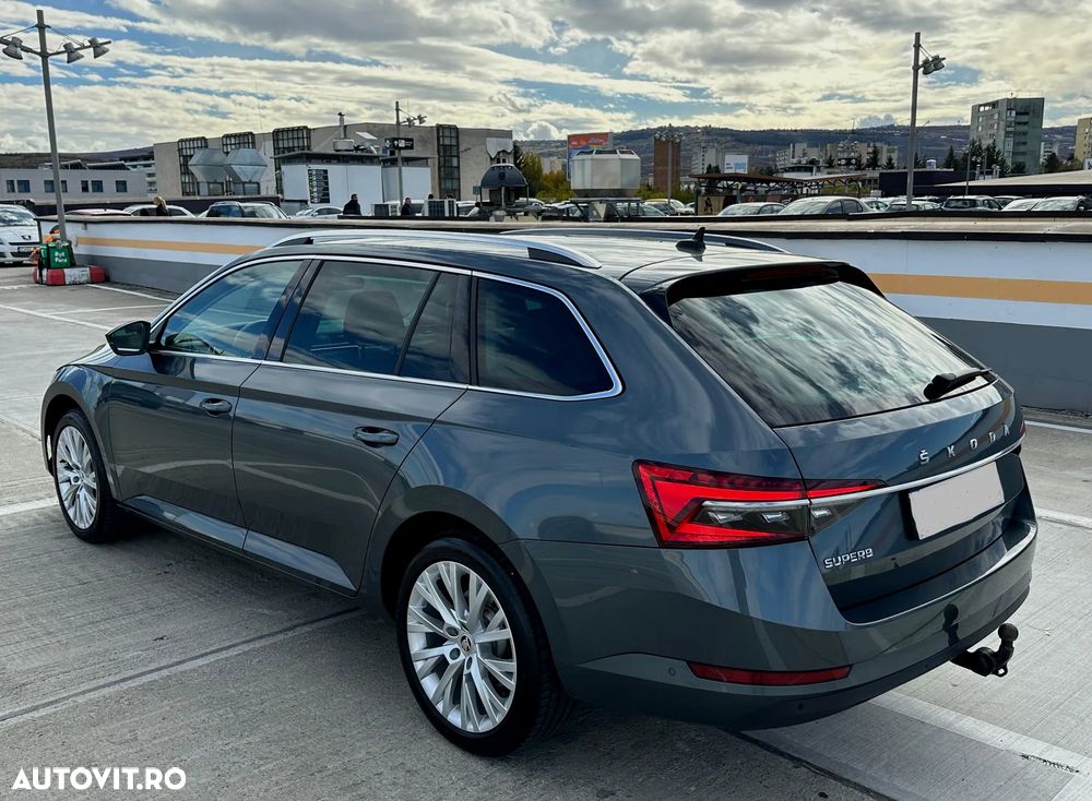 Skoda Superb 2.0 TDI Premium Edition - 8