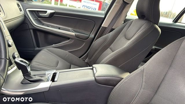 Volvo V60 D3 Geartronic Momentum - 18