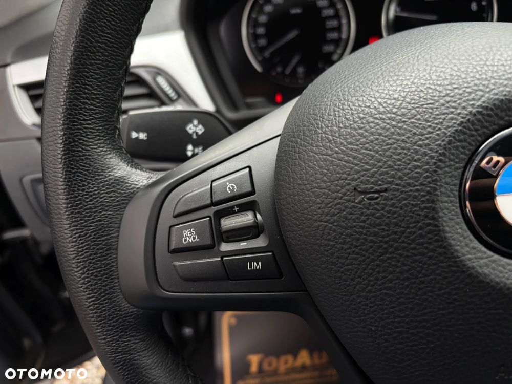 BMW X1 sDrive20i Advantage - 23