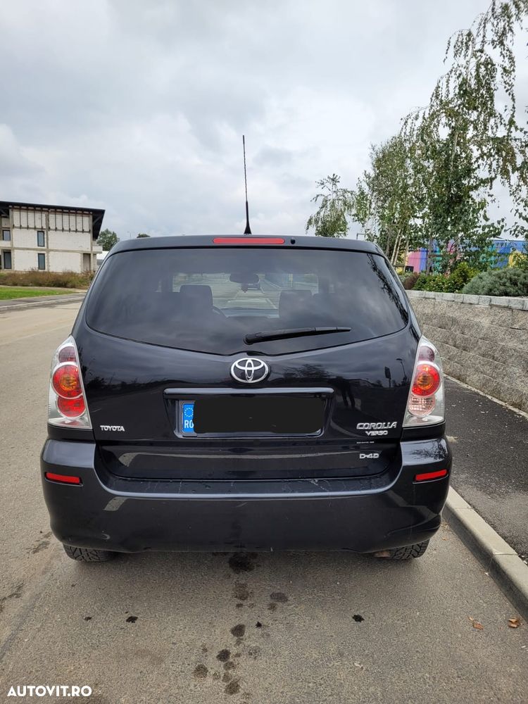 Toyota Corolla Verso 2.2 D-4D Luna - 3