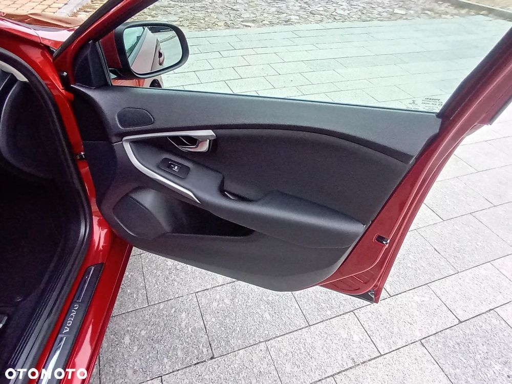 Volvo V40 D2 - 25