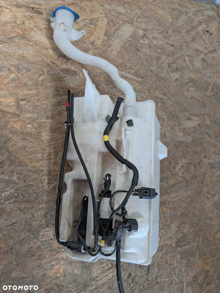 ZBIORNICZEK SPRYSKIWACZY VOLVO XC60  30753424 - 1