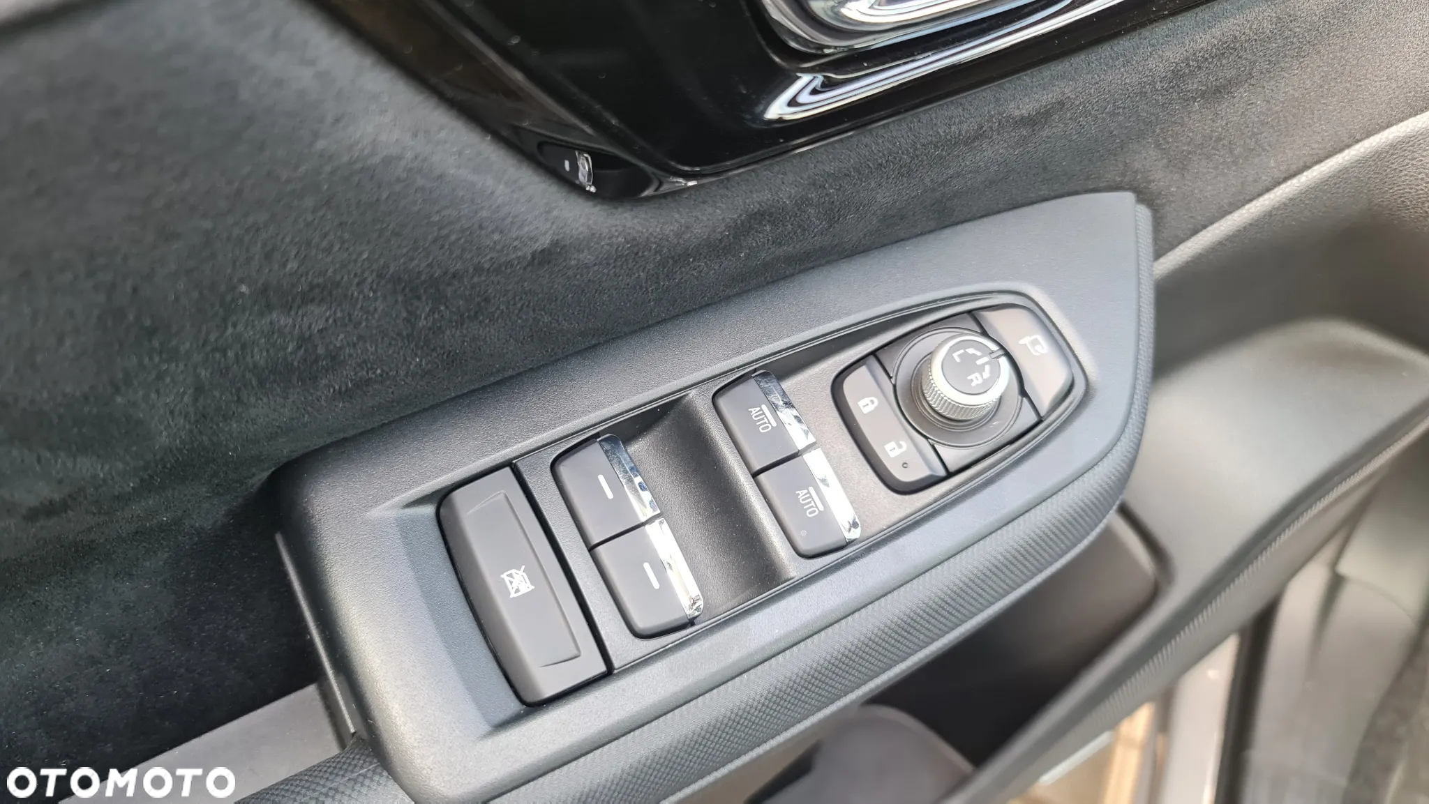 Subaru Forester 2.0i-L Platinum (EyeSight) Lineartronic - 14
