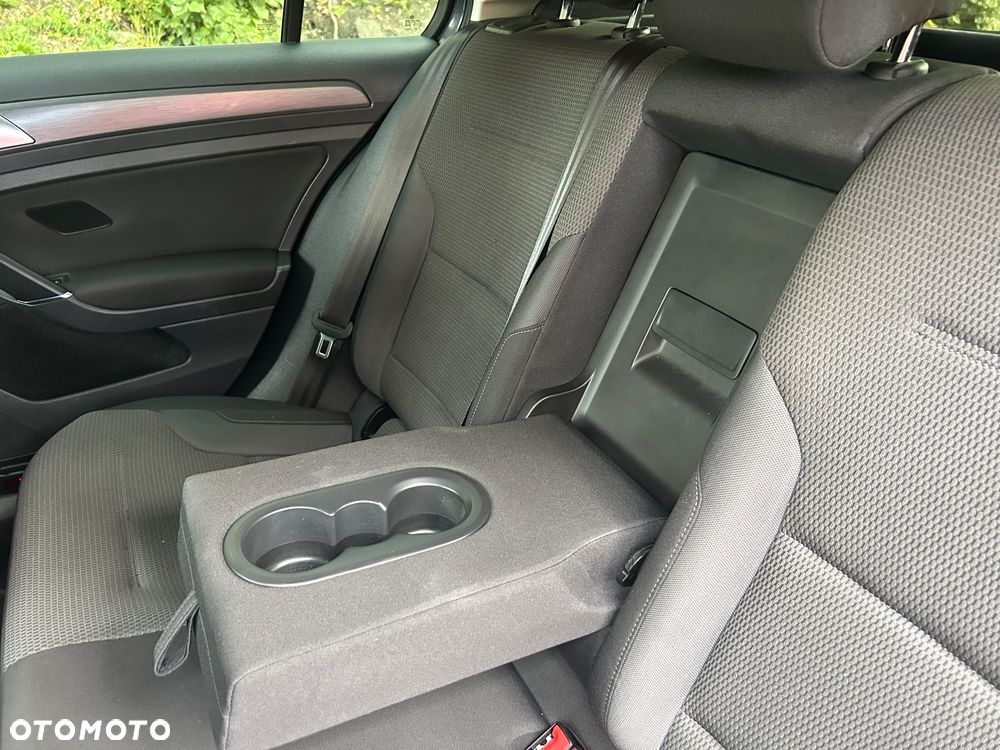 Volkswagen Golf - 20