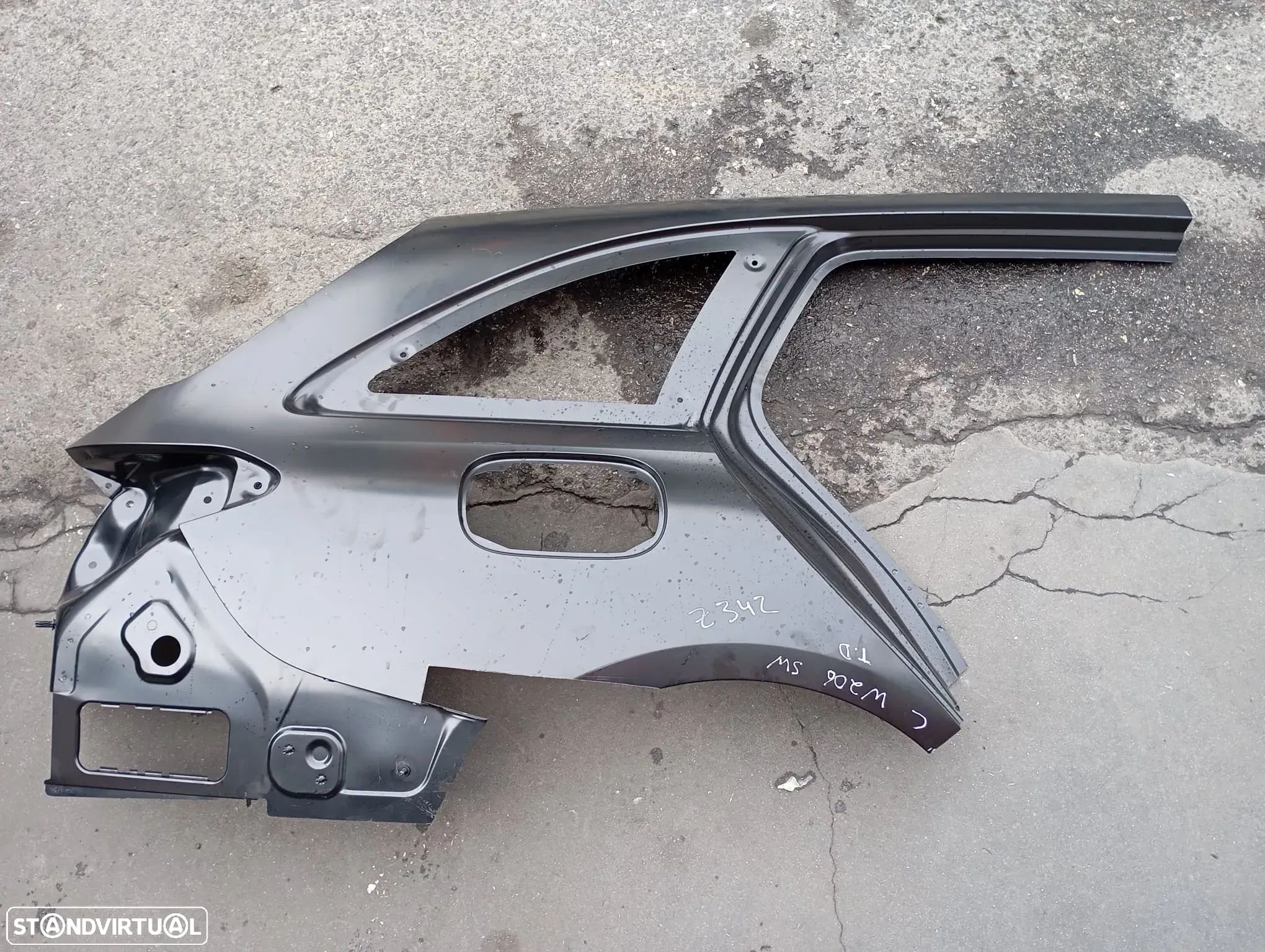 MERCEDES C W206 ILHARGA CHAPA TRAS DIREITA - Z342 - 1