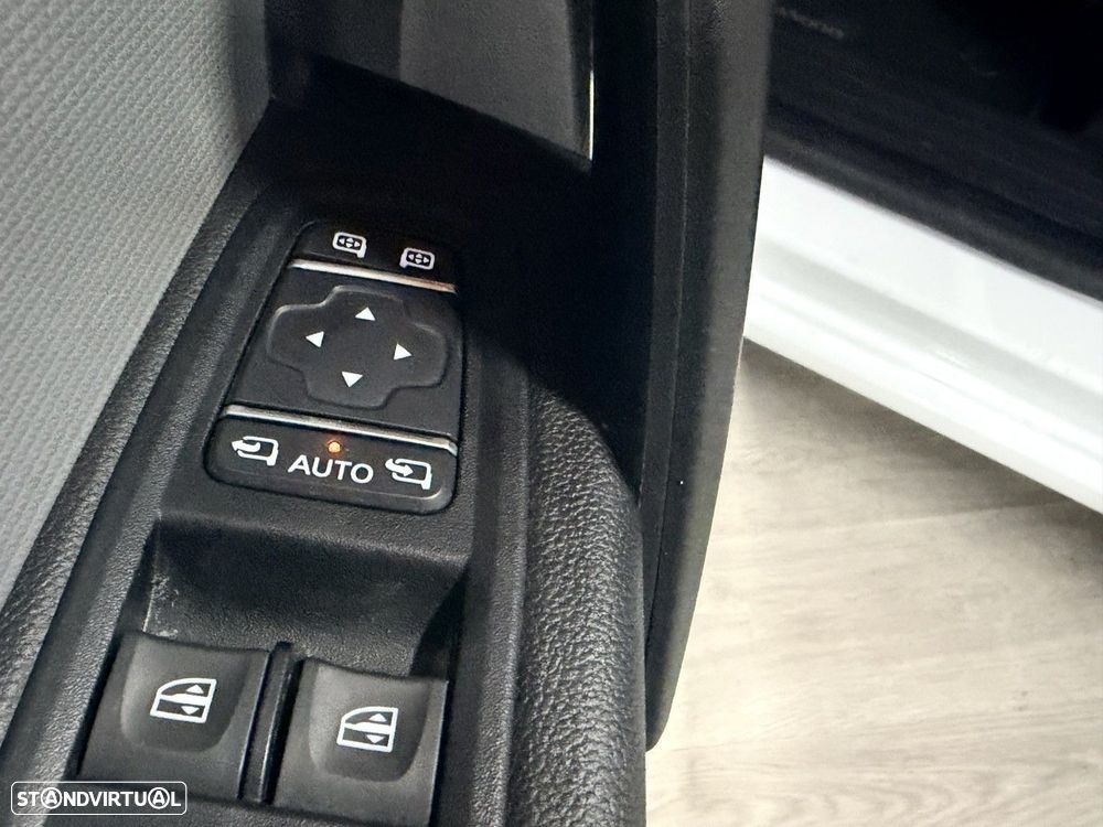 Renault Kangoo E-TECH - 24