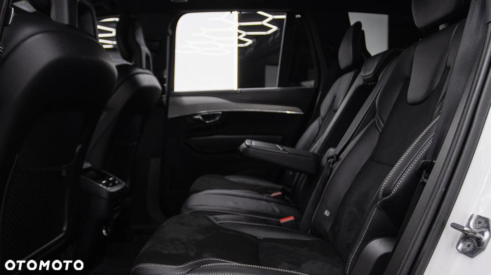 Volvo XC 90 B5 D AWD R-Design - 24
