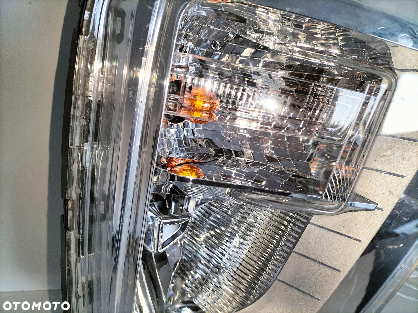 Halogen lampa prawy MITSUBISHI ECLIPSE CROSS 17- - 5