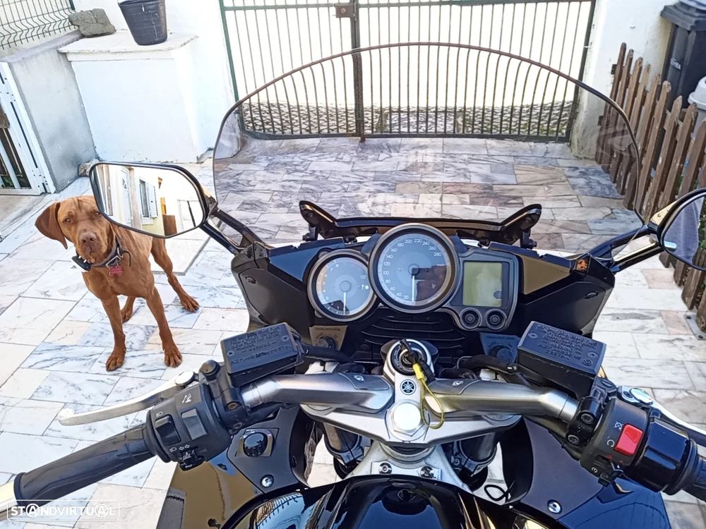 Yamaha FJR - 6
