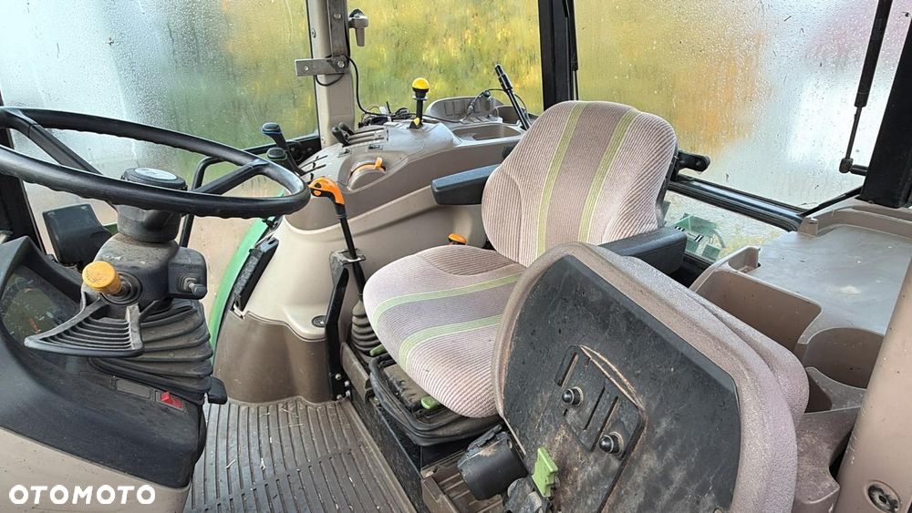 John Deere 5090M - 5