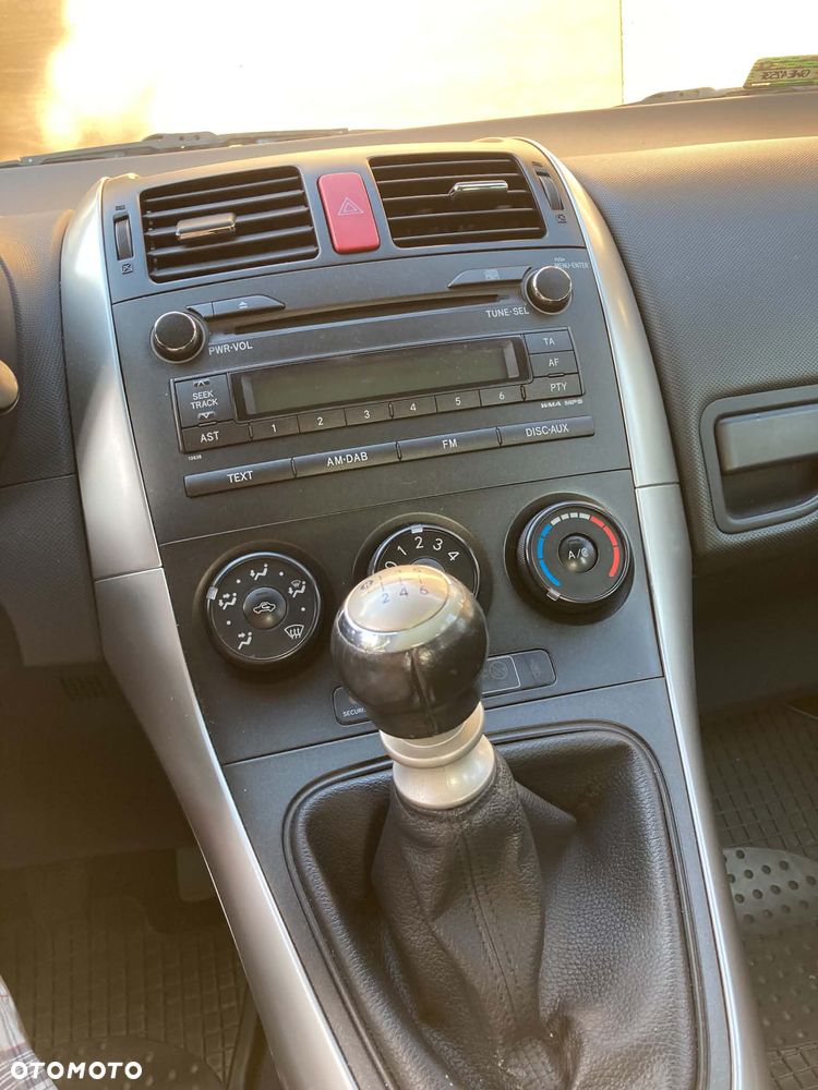 Toyota Auris 1.4 D-4D Terra EU5 - 9