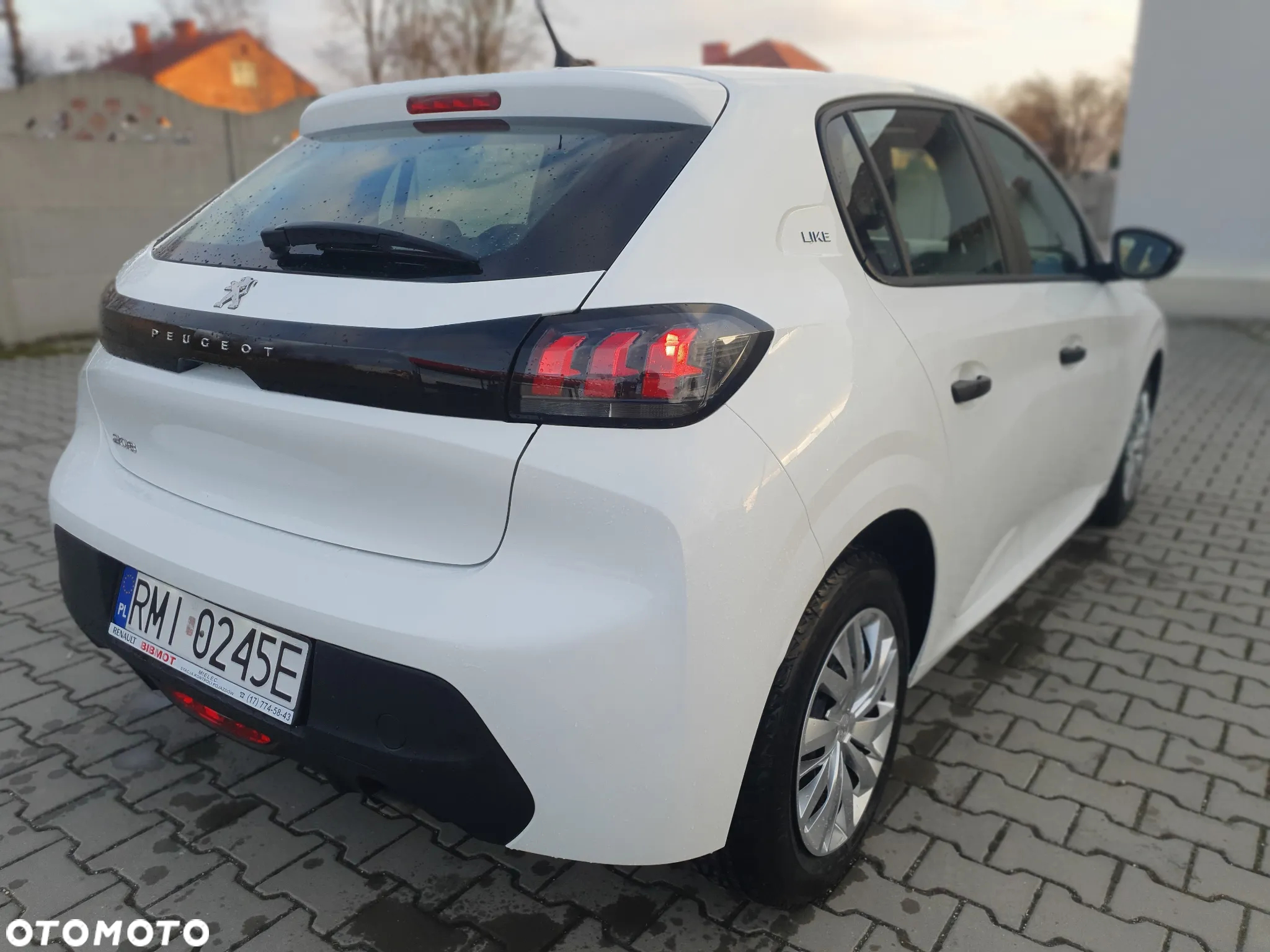 Peugeot 208 1.2 PureTech Like S&S - 8