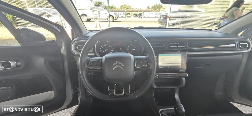 Citroën C3 1.2 PureTech Shine - 21