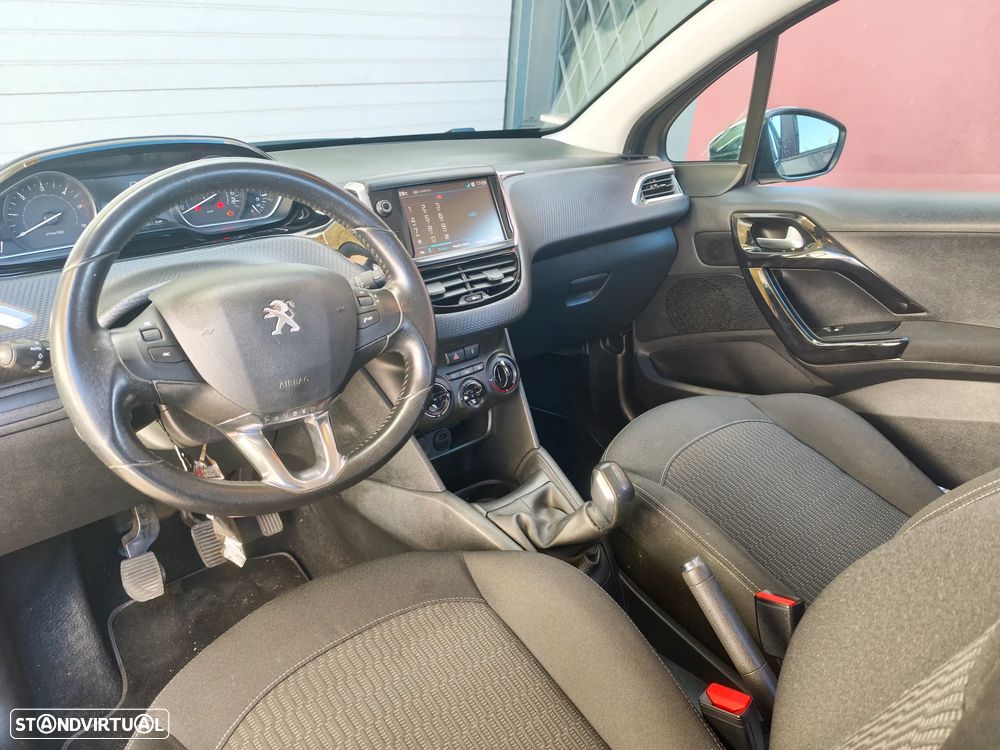 Peugeot 208 1.6 BlueHDi Style - 4