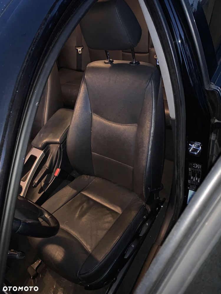 BMW E90 Komplet fotele skórzane boczki kanapa w bd stanie grzane - 1