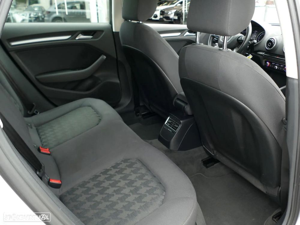 Audi A3 Sportback 2.0 TDI Advance - 30