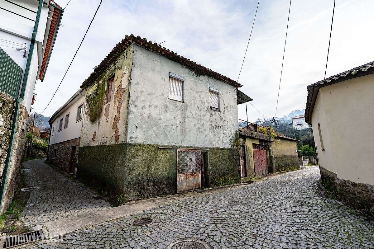 Moradia T2 para venda - Grande imagem: 2/23