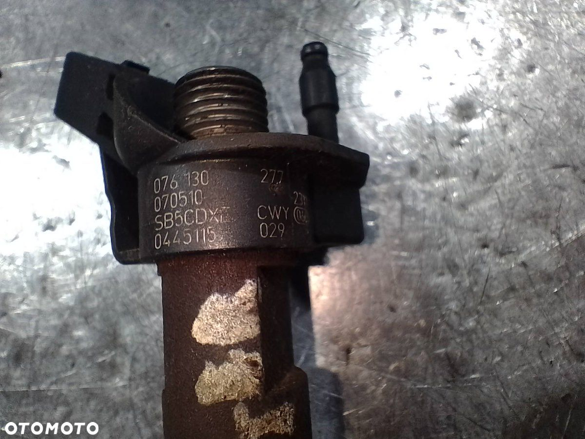 WTRYSKIWACZ VW CRAFTER 076130277 2.5 tdi - 5